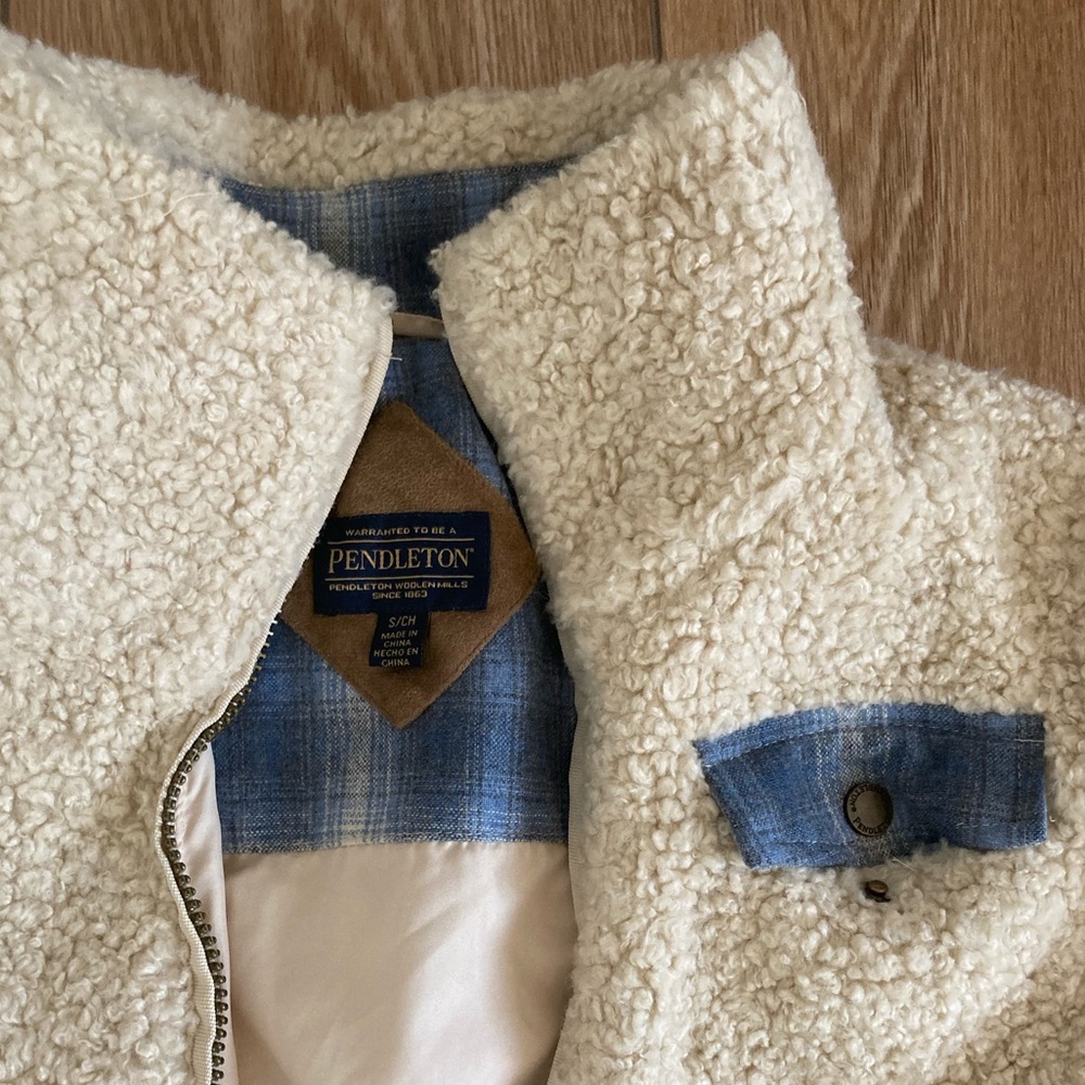 Pendleton Sherpa Jacket - Picture 4 of 6